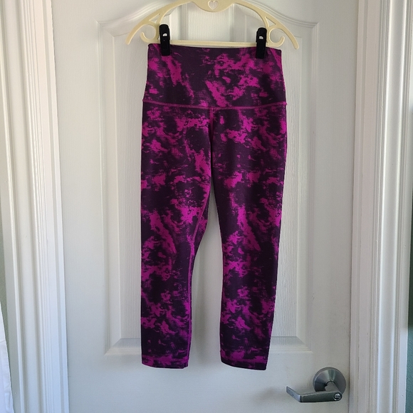 Lululemon magenta & black crop wunder under sz 6 - Picture 2 of 16